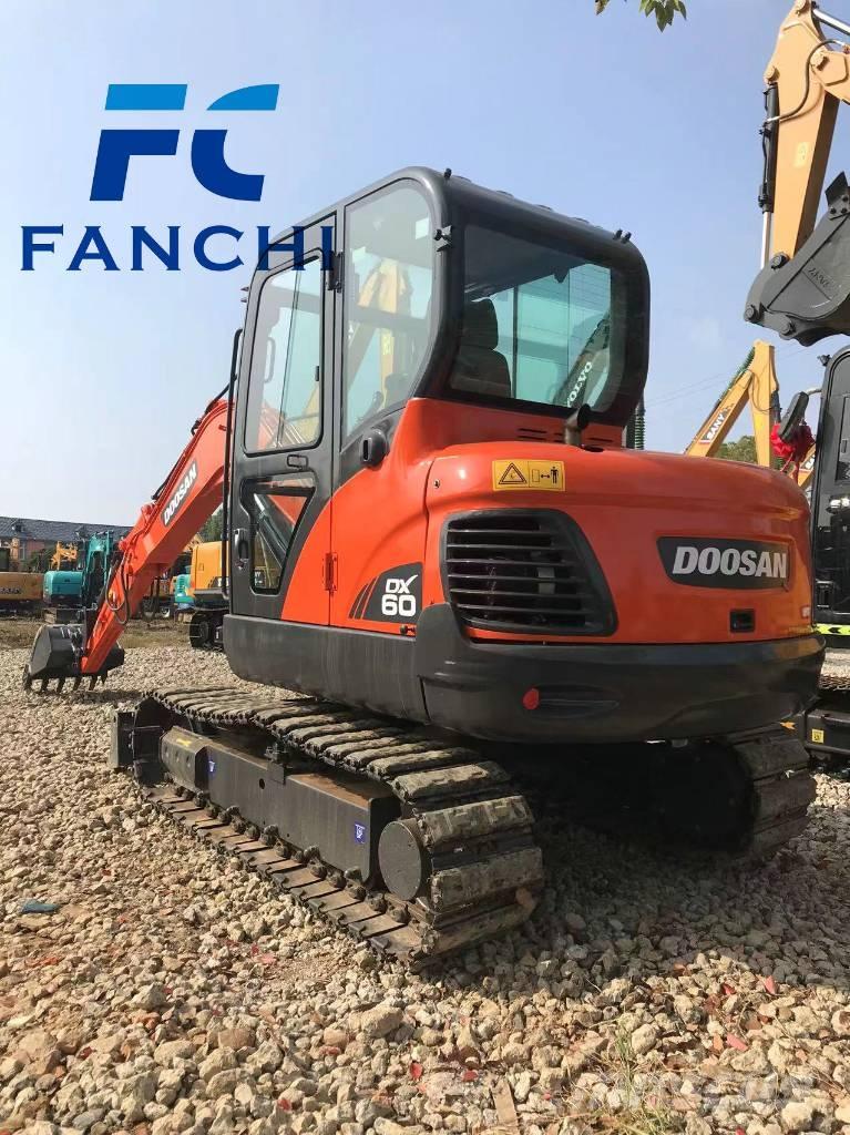 Doosan DX 60 Pelle sur chenilles