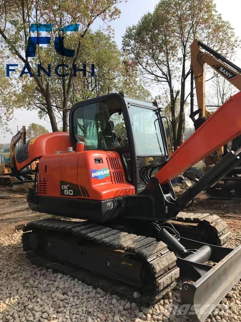Doosan DX 60 Pelle sur chenilles