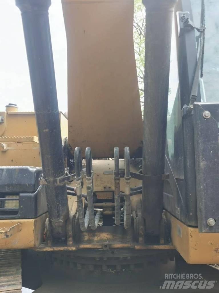 CAT 320 D L Pelle sur chenilles