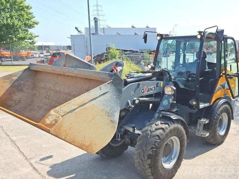 Giant G 5000 X-Tra Chargeuse compacte