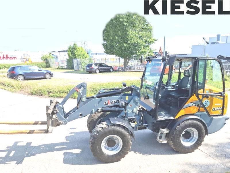 Giant G 5000 X-Tra Chargeuse compacte