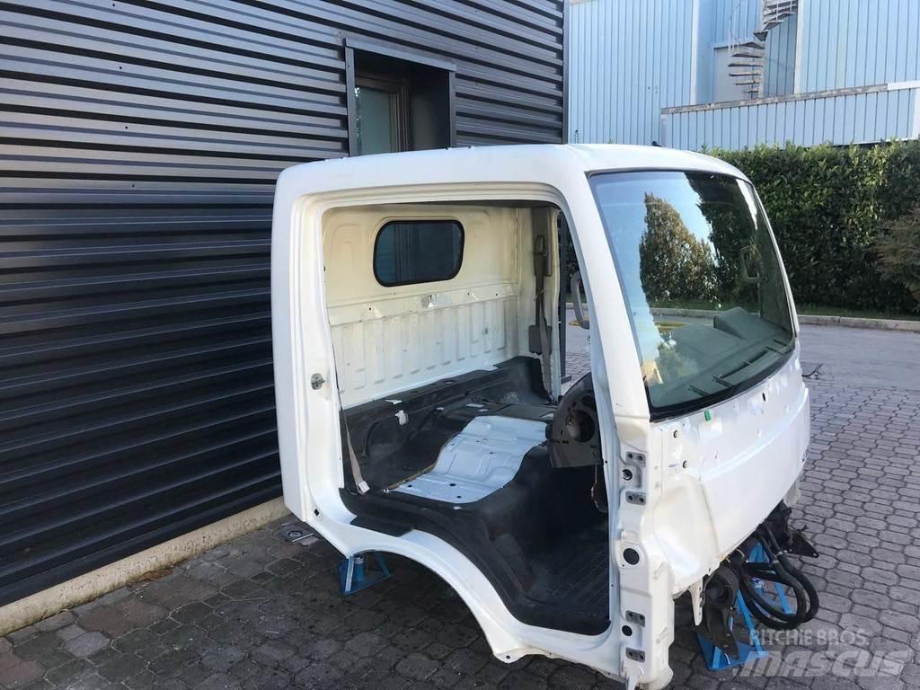 Renault Maxity Cabines