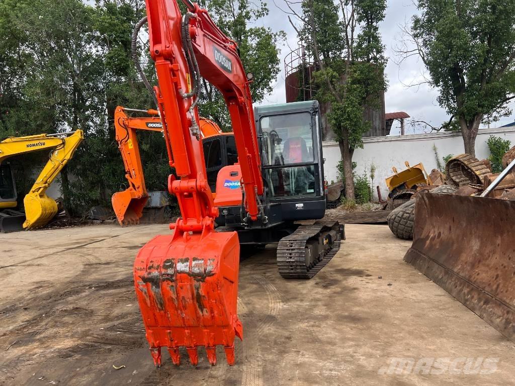 Doosan DX60 Pelle sur chenilles