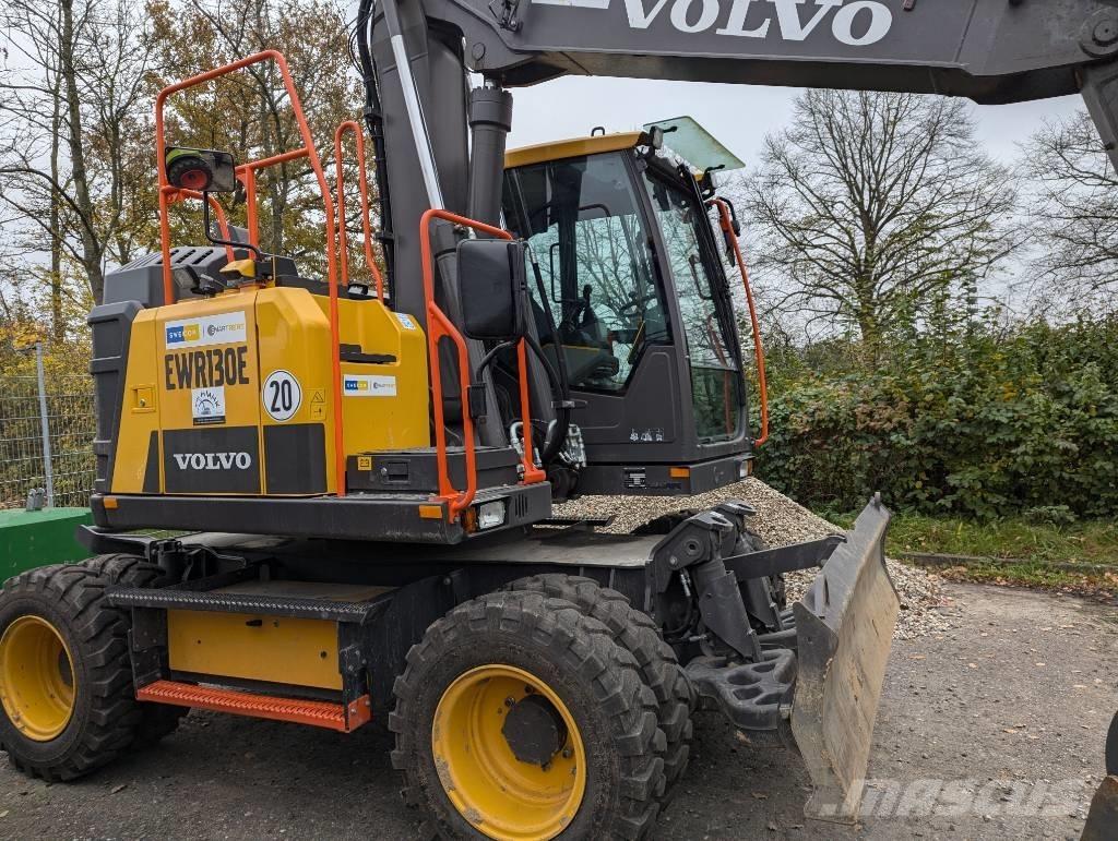 Volvo EWR 130 Pelle sur pneus