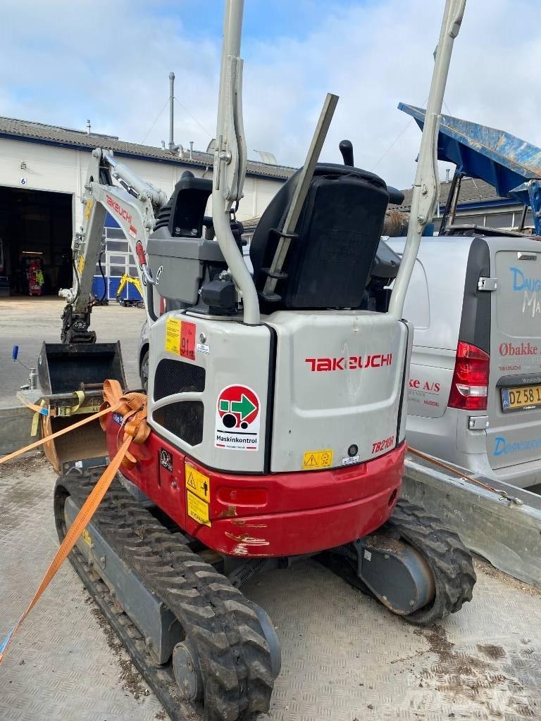 Takeuchi TB 210 Mini pelle < 7t