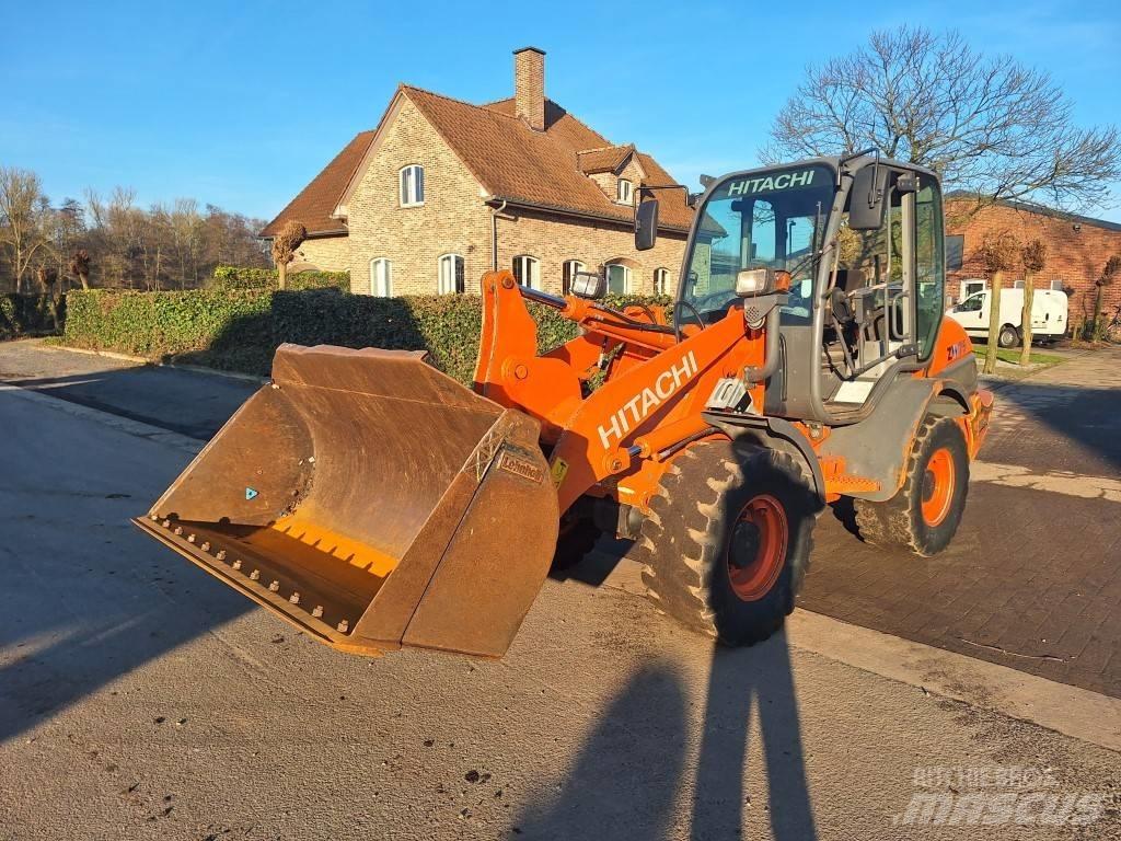 Hitachi ZW 75 Chargeuse sur pneus