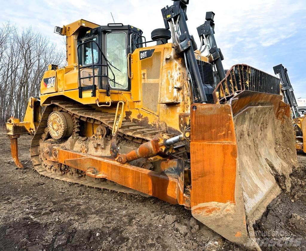 CAT D 9 T Bouteurs sur chenilles