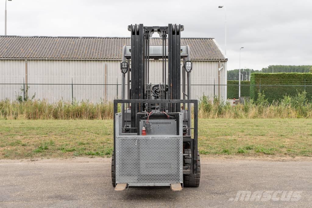 Manitou ME 435 Chariots élévateurs électriques