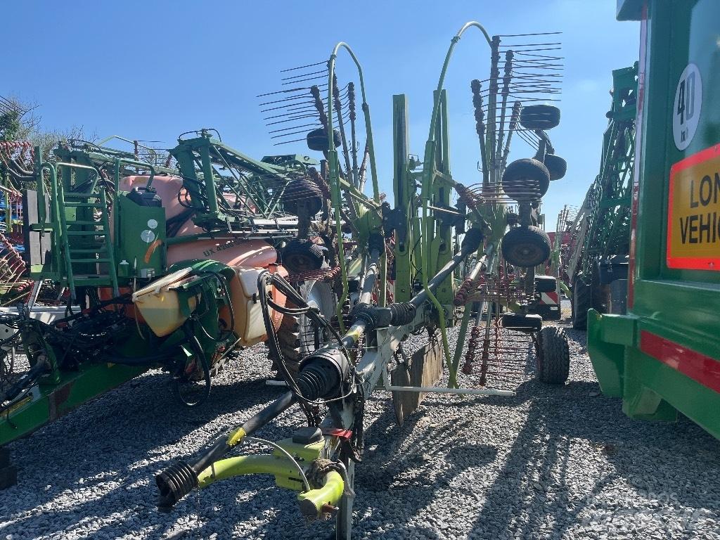 CLAAS Liner 2800 Rateau faneur