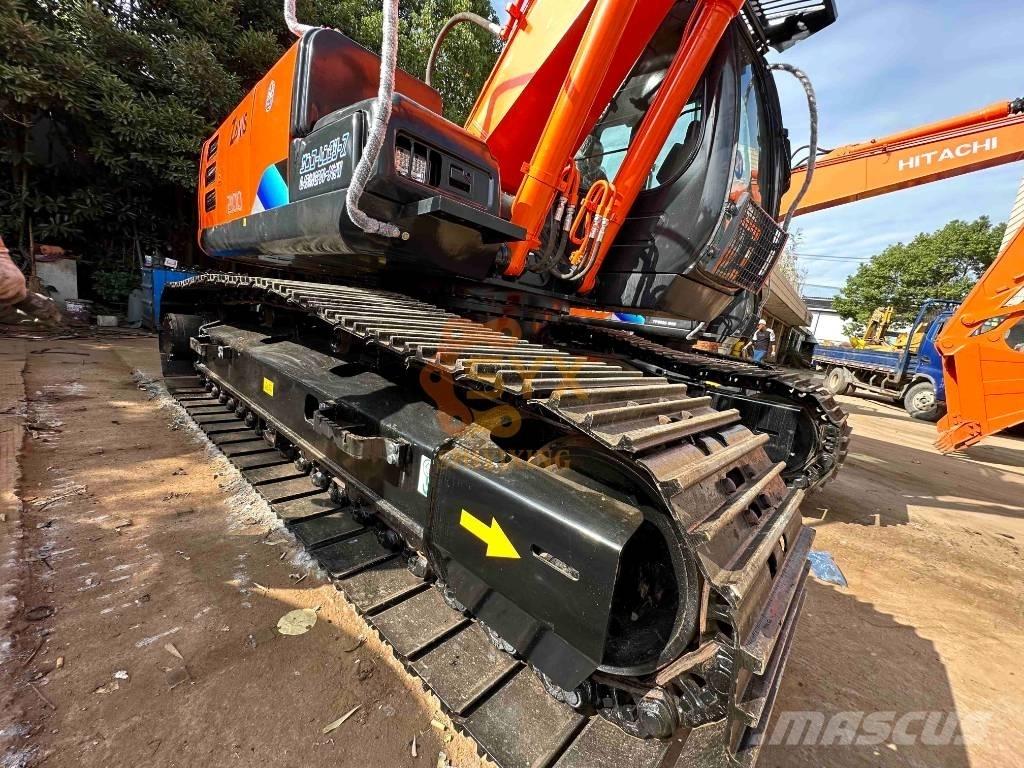 Hitachi EX 200 Pelle sur chenilles