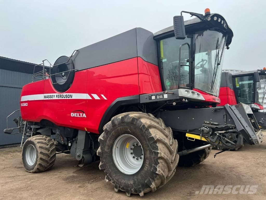 Massey Ferguson 9380 Moissonneuse batteuse