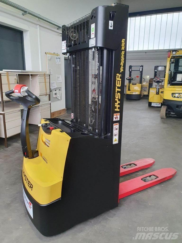 Hyster S 1.4 Gerbeur accompagnant