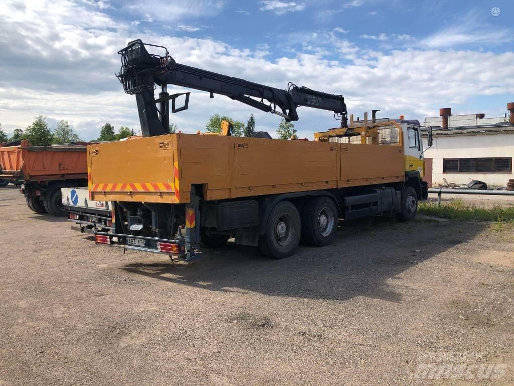 MAN 26.322 Camion plateau ridelle avec grue