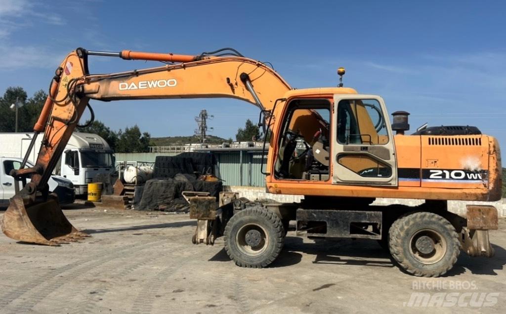 Daewoo Solar 210 W V Pelle sur pneus