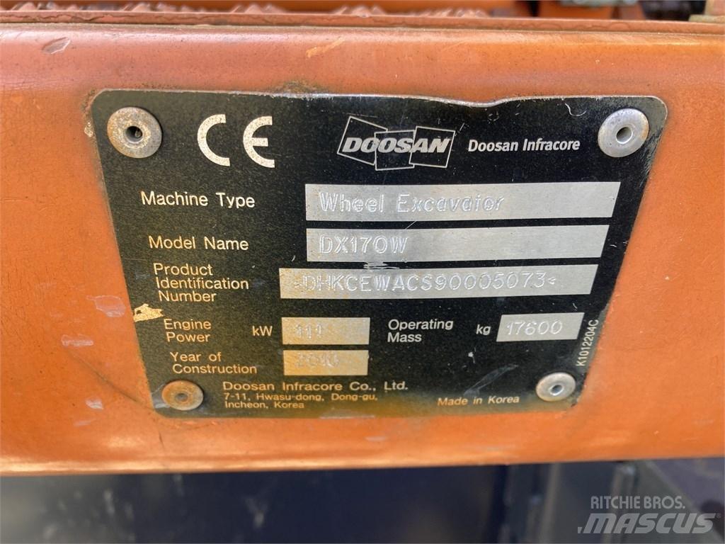 Doosan DX 170 W Pelle sur pneus