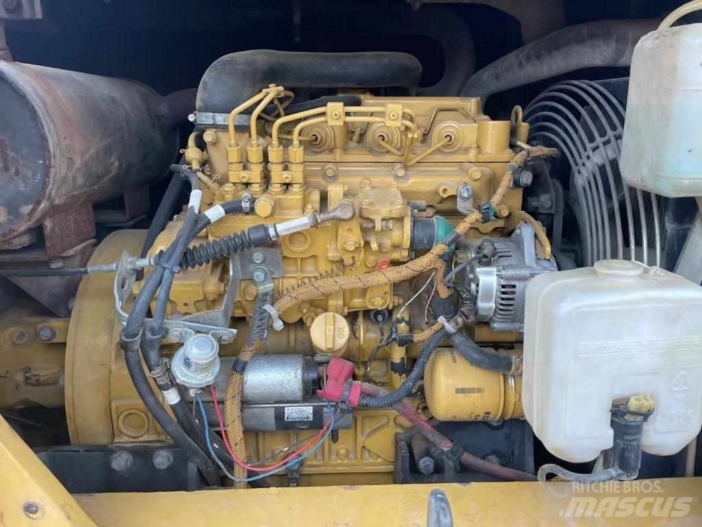 CAT 307 E2 Pelle sur chenilles
