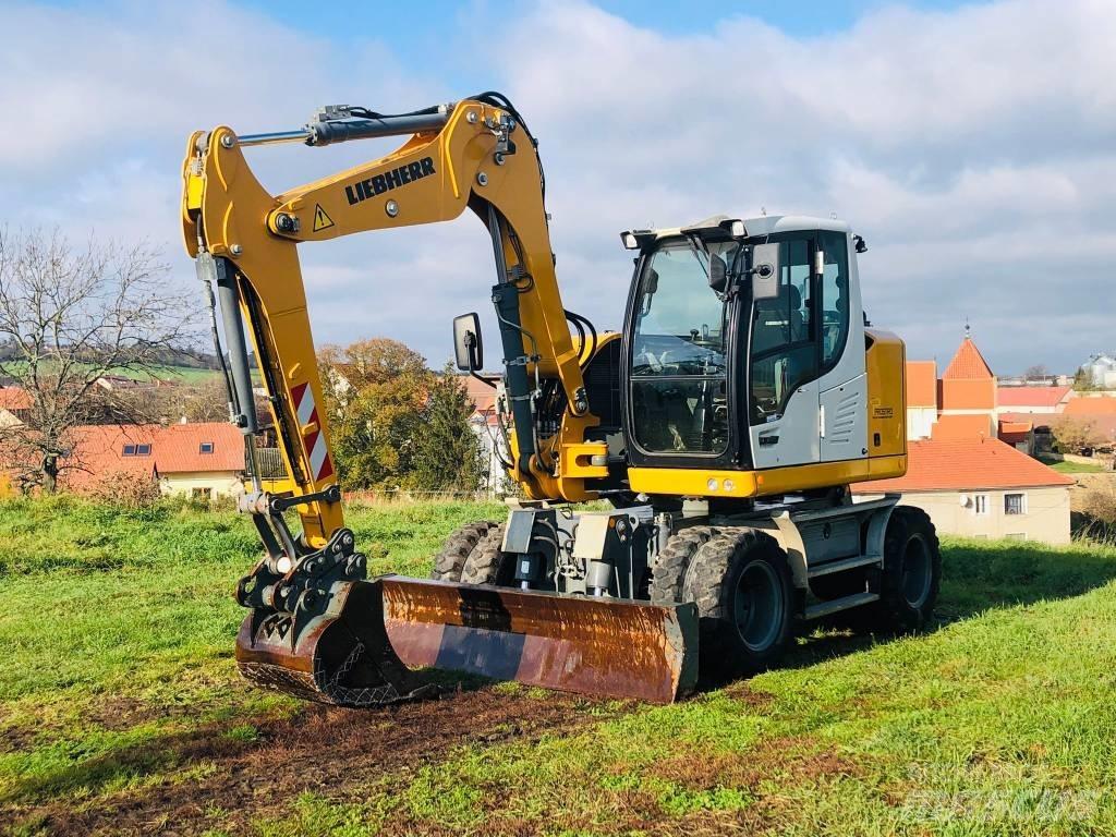 Liebherr A 910 Pelle sur pneus