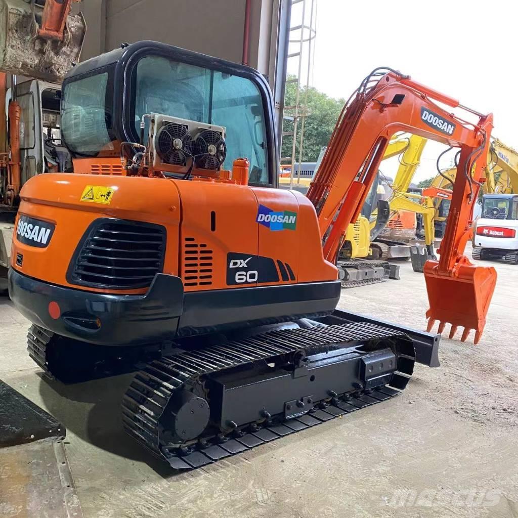 Doosan DX 60-9 C Pelle sur chenilles