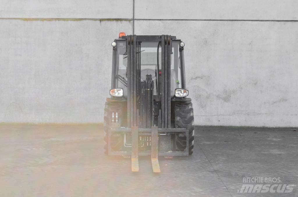 Manitou MC 25-4 Chariots diesel