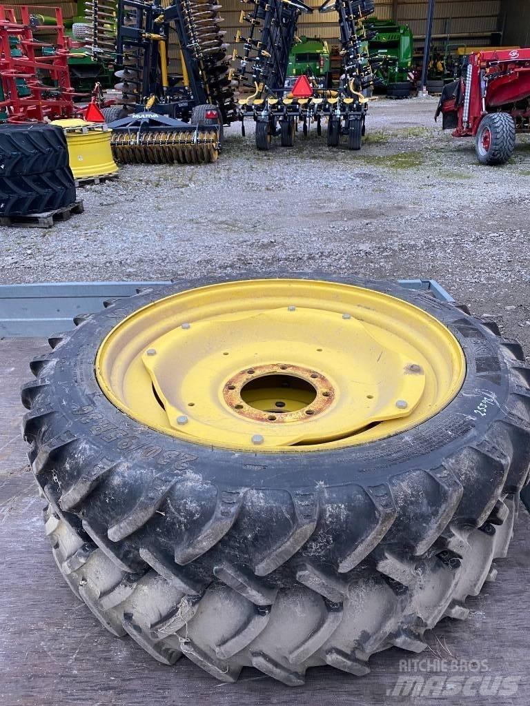 BKT 230/95R36 Autres équipements pour tracteur