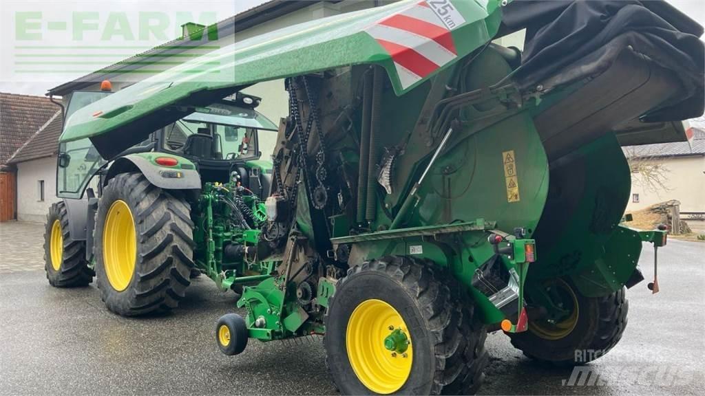 John Deere V461R Presse cubique
