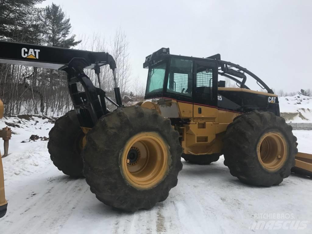 CAT 545 Débusqueur