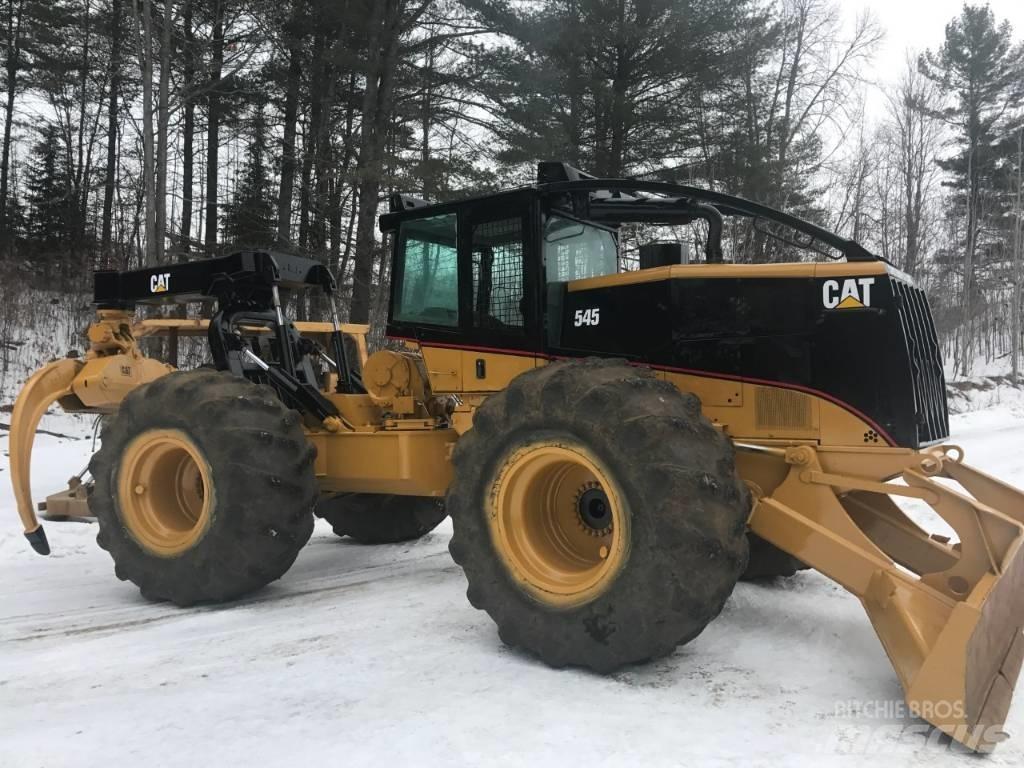 CAT 545 Débusqueur