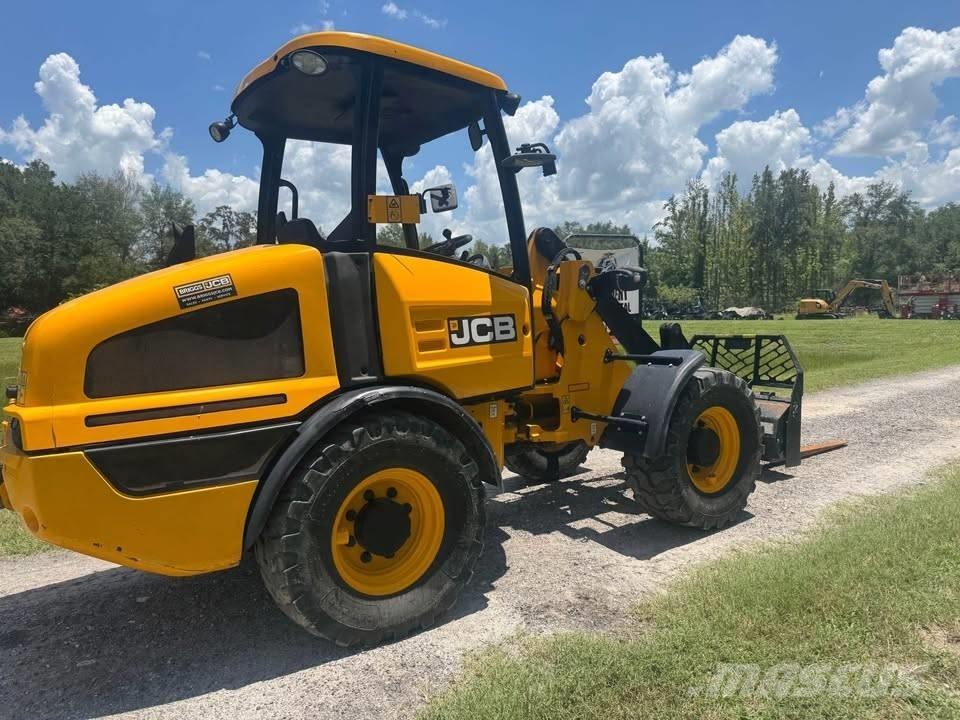 JCB 407 Chargeuse sur pneus