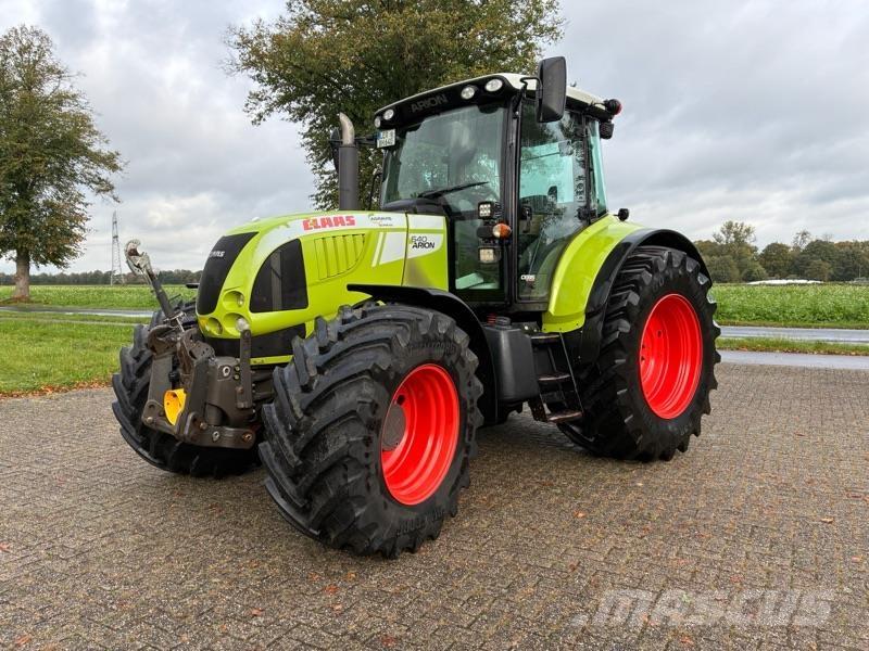 CLAAS Arion 640 Tracteur
