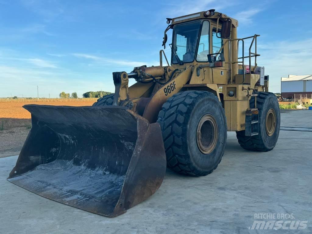 CAT 966 F Chargeuse sur pneus