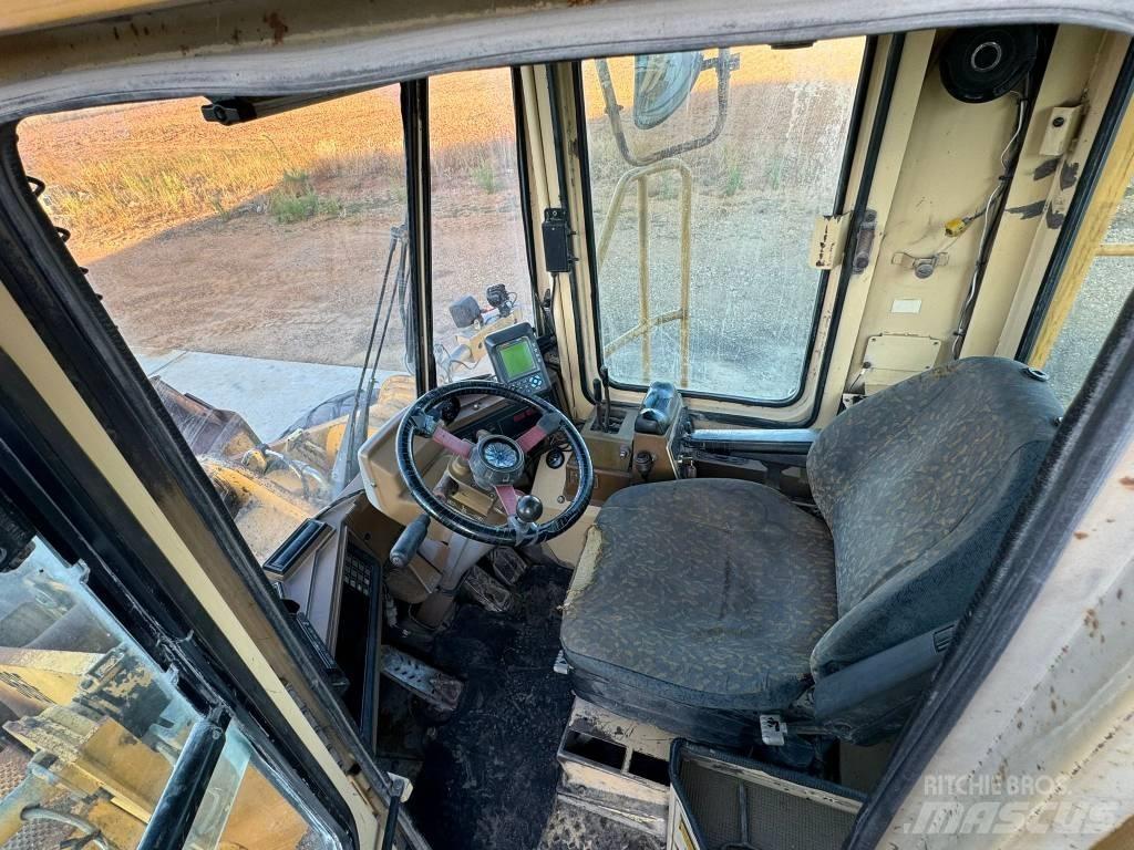 CAT 966 F Chargeuse sur pneus