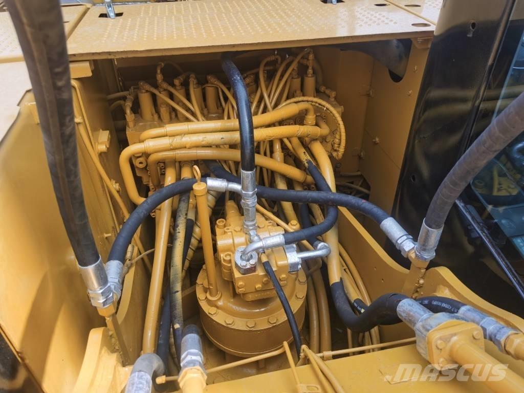 CAT 320 D2 Pelle sur chenilles