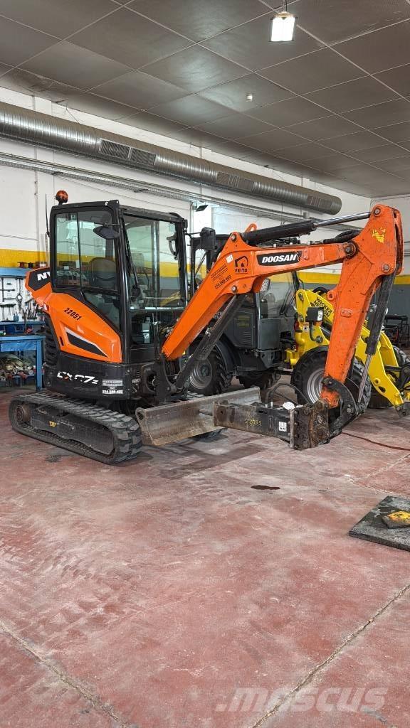 Doosan DX 27 Z Mini pelle < 7t