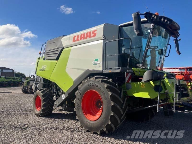 CLAAS TRION 750 Moissonneuse batteuse