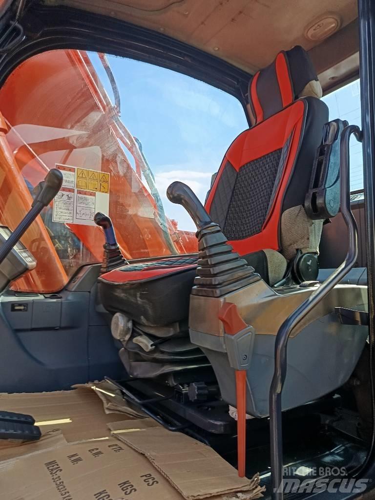 Doosan DX150 LC Pelle sur chenilles