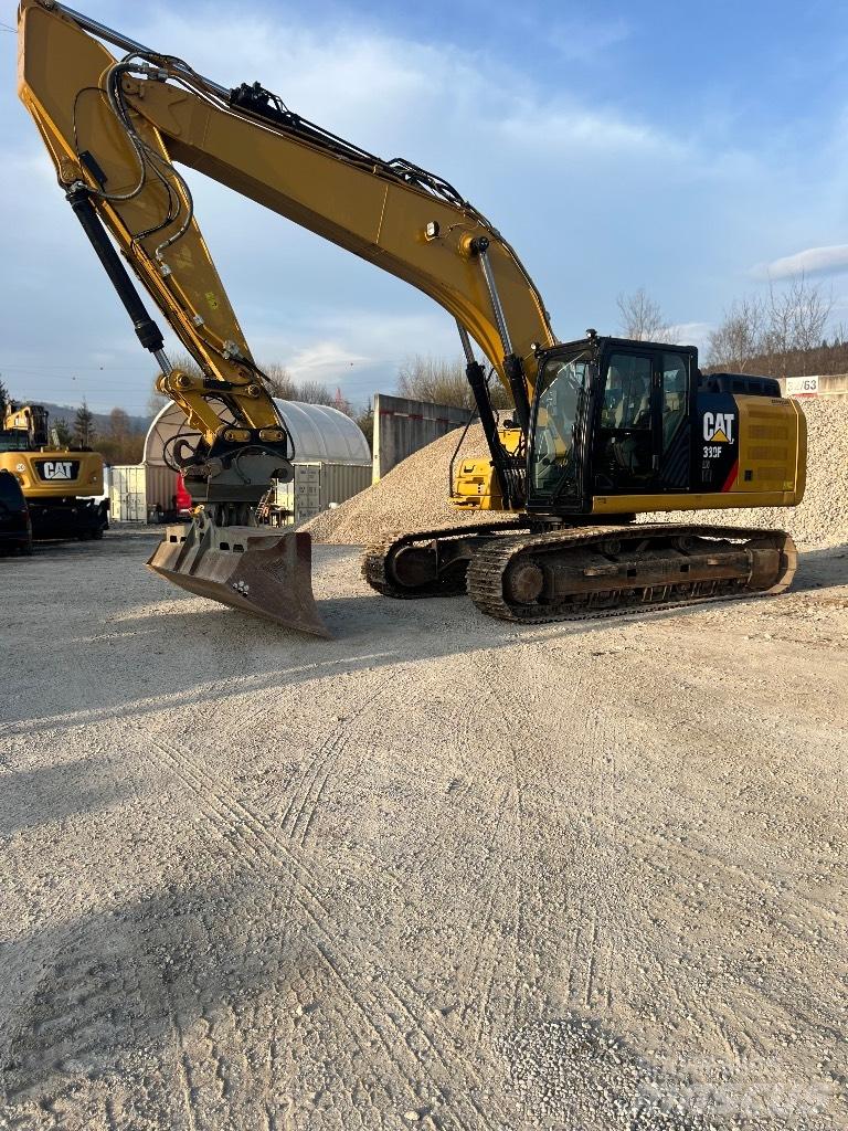 CAT 330 F LN Pelle sur chenilles