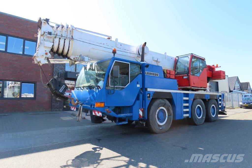 Liebherr LTM 1055-1 Grues tout terrain