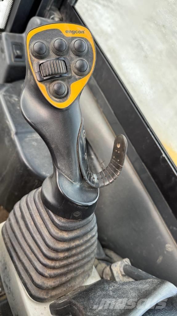 Komatsu PC 26 MR-3 Mini pelle < 7t