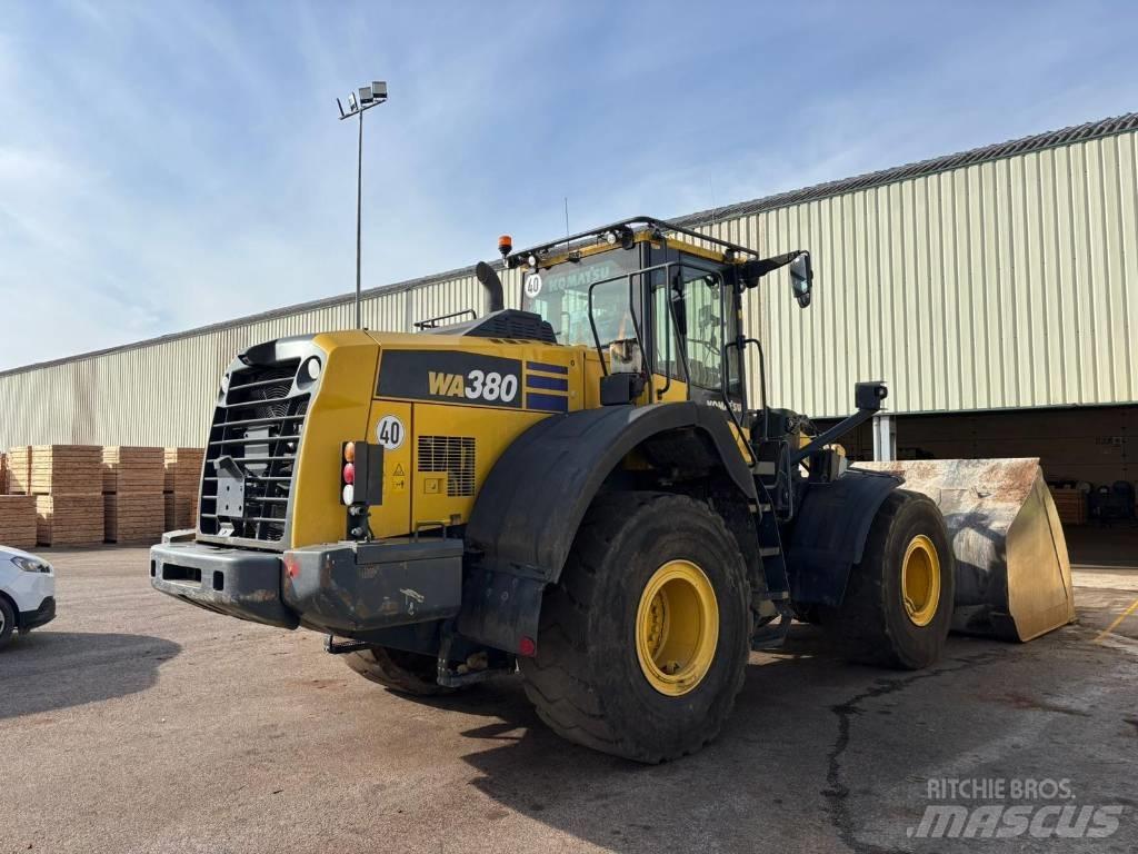Komatsu WA 380-8 Chargeuse sur pneus