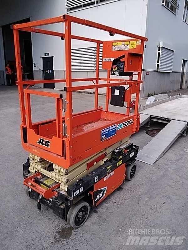 JLG ES 1330 L Nacelle ciseaux