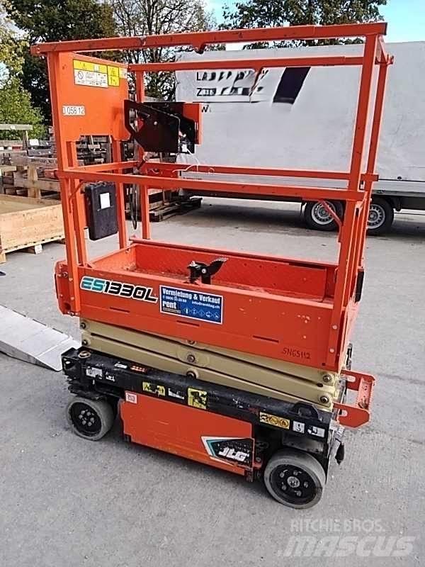 JLG ES 1330 L Nacelle ciseaux