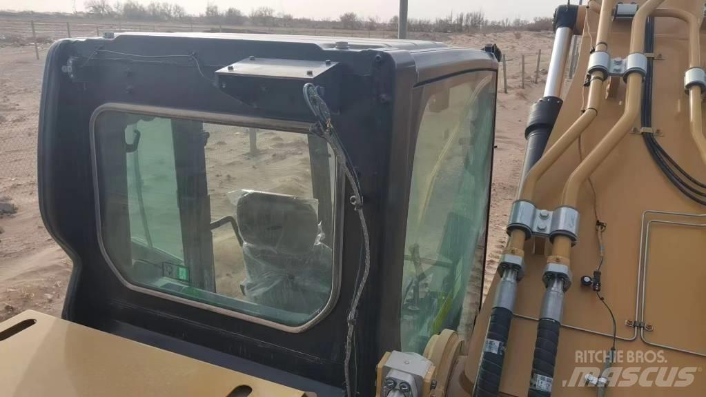 CAT 2022 CAT 350 Pelle sur pneus