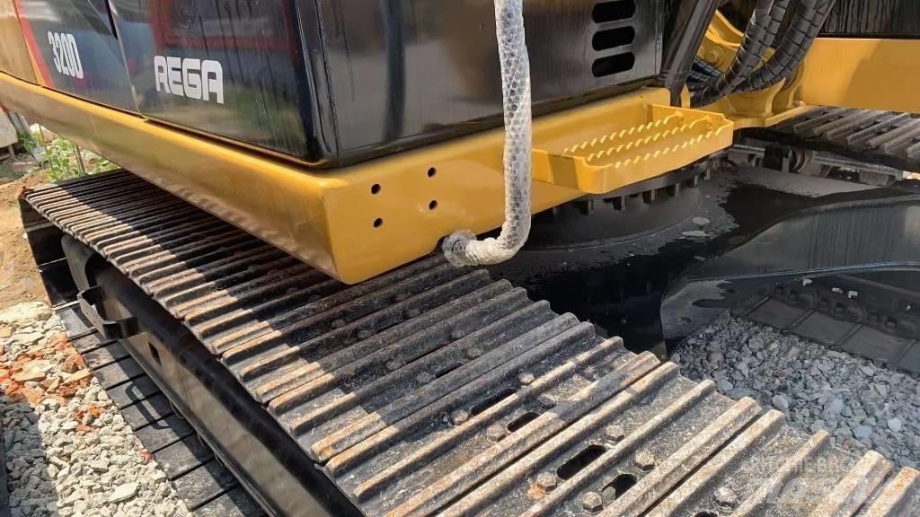 CAT 320 Pelle sur chenilles