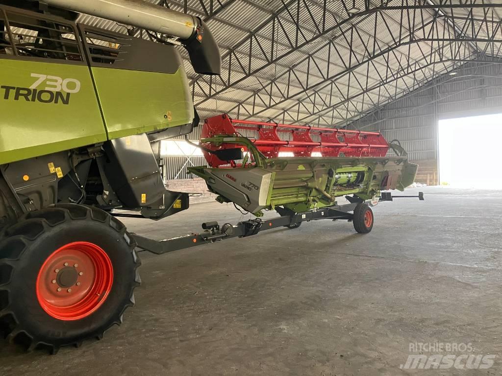 CLAAS Trion 730 Moissonneuse batteuse