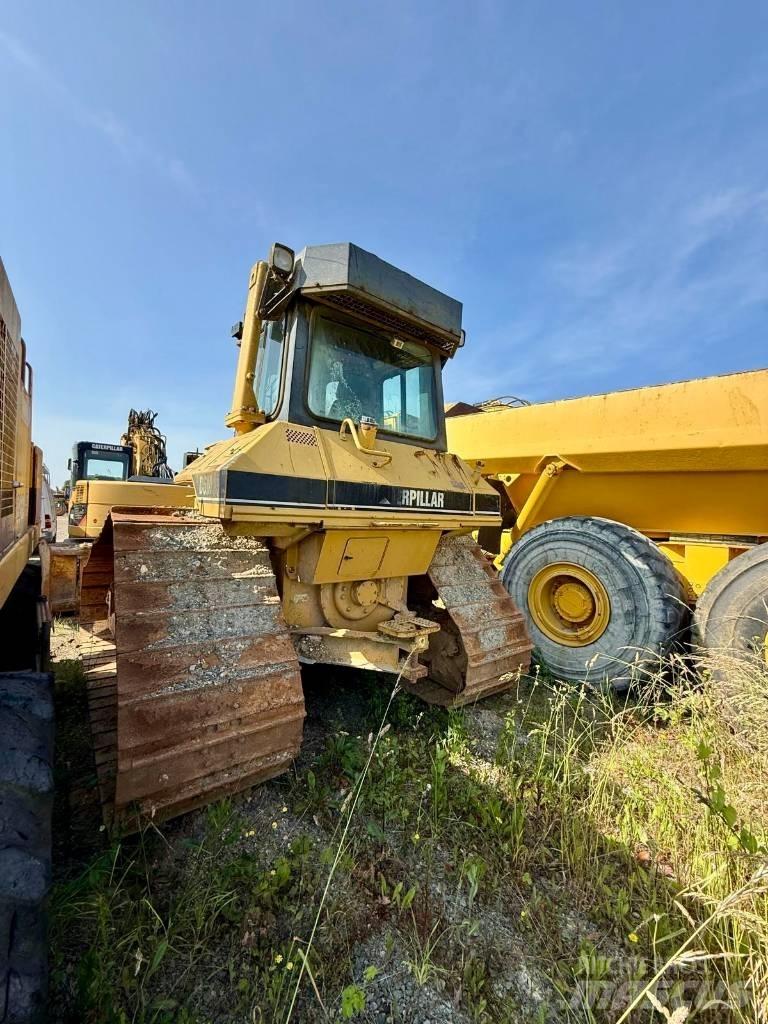 CAT D 6 M LGP Bouteurs sur chenilles