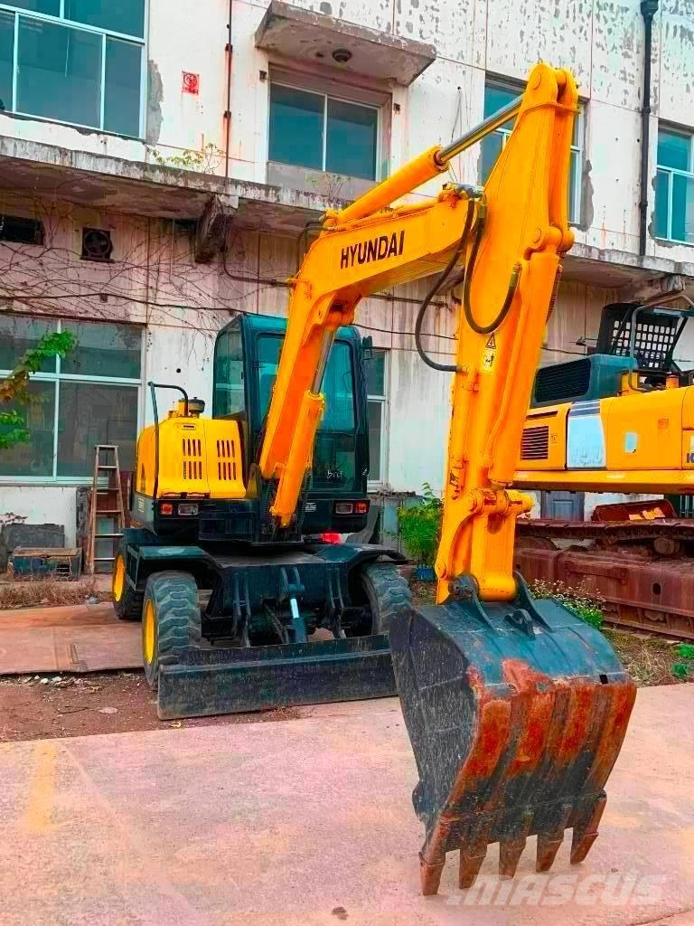 Hyundai Robex 60 W-7 Pelle sur pneus
