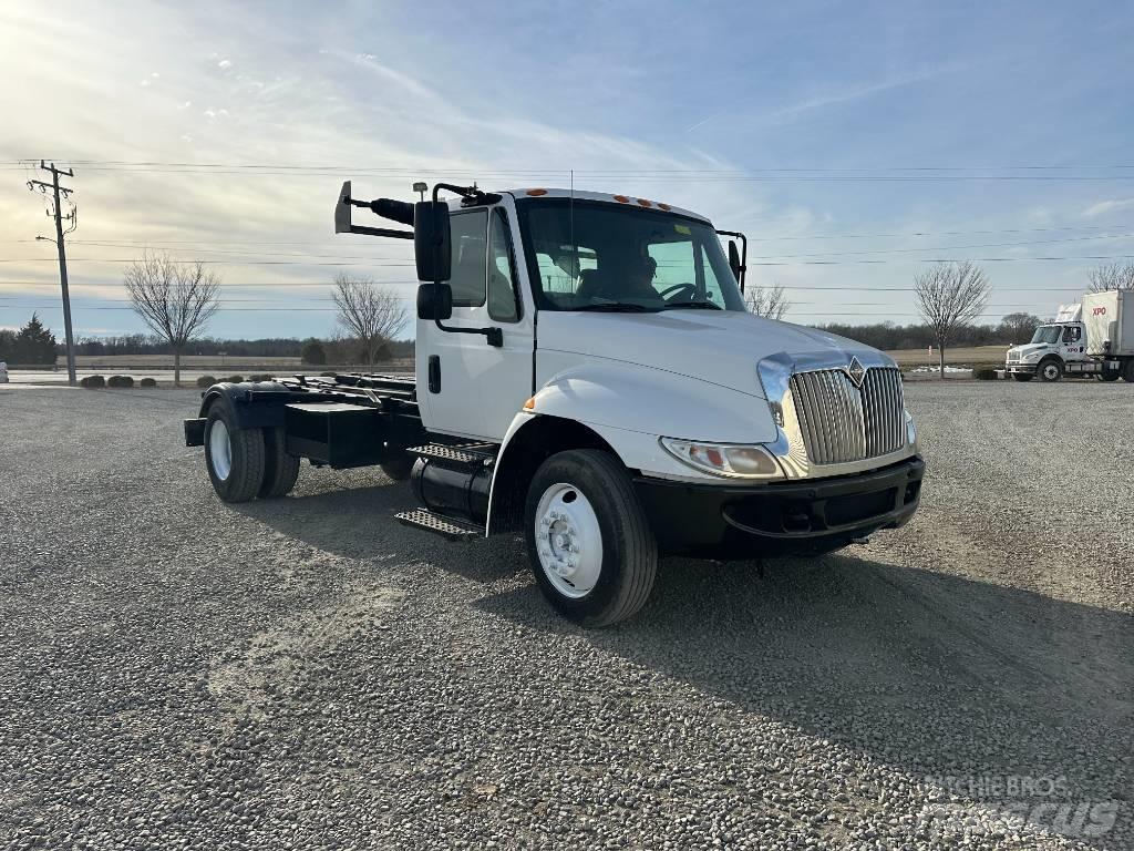 International 4400 Camion poubelle