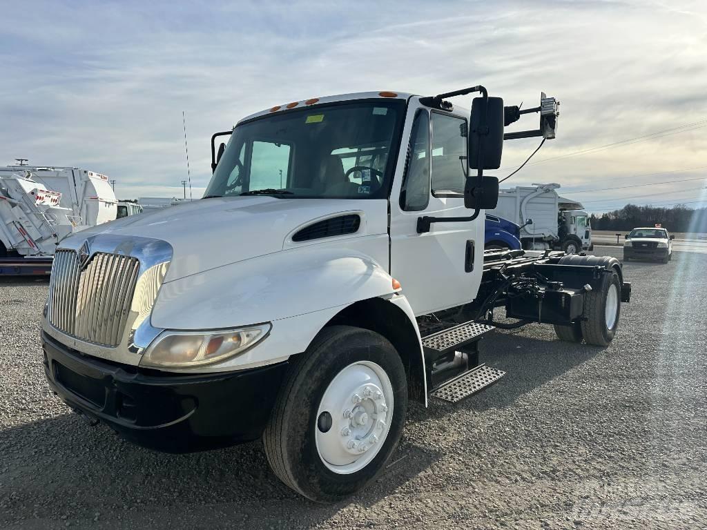 International 4400 Camion poubelle
