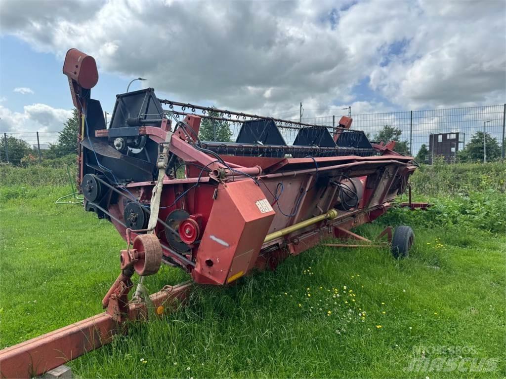 Case IH 1680 Axial Moissonneuse batteuse