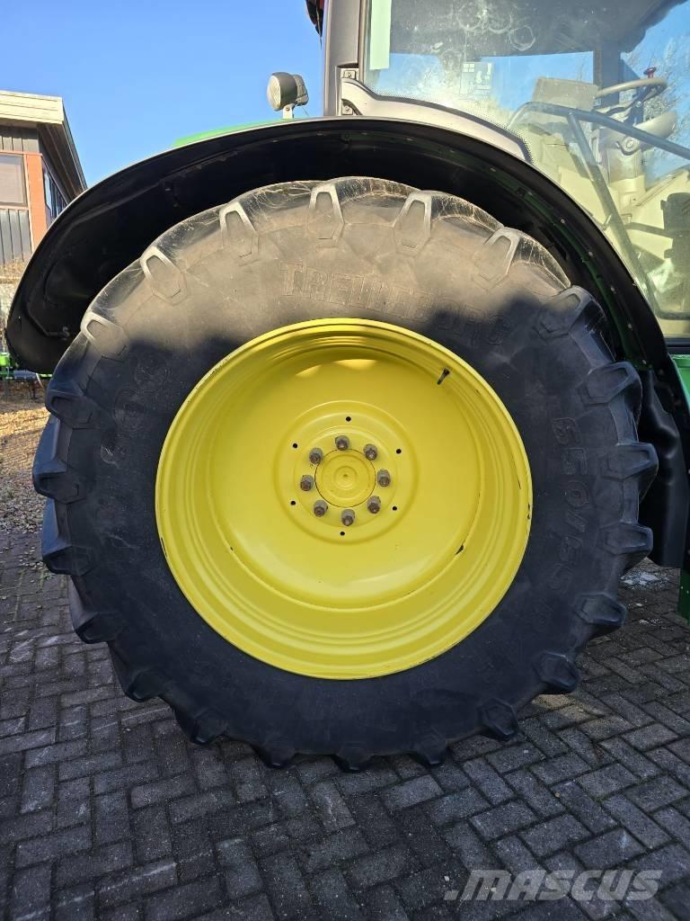 John Deere 6145 R Tracteur